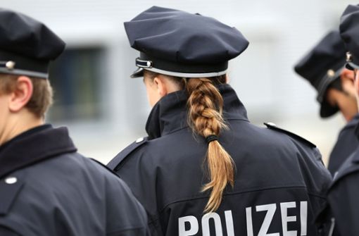 Eine beherzte Polizeischülerin hat in Reutlingen einen gesuchten Gewalttäter dingfest gemacht. Foto: dpa