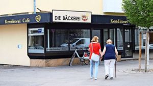 Mehrere Unternehmer hatten versucht, mit der Bäckerei in Heumaden einen Fuß auf den Boden zu bekommen. Noch steht der Laden leer, aber nicht mehr lange. Foto: Caroline Holowiecki