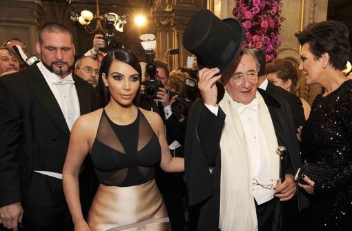 Kapriziöser Stargast von Richard Lugner: Kim Kardashian war beim Wiener Opernball ganz offensichtlich nicht auf der Höhe. Foto: dpa