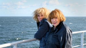 Nina und Hannelore (re.) Hoger sind, unverkennbar, zurück am Meer. Foto: ZDF/Marion von der Mehden