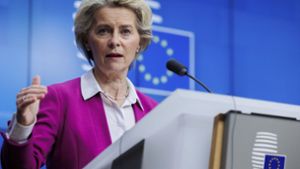 EU-Kommissionschefin Ursula von der Leyen verkündet die Einigung auf ein neues Sanktionspaket gegen Russland. Zufrieden kann die Union dennoch nicht sein. Foto: dpa/Olivier Matthys