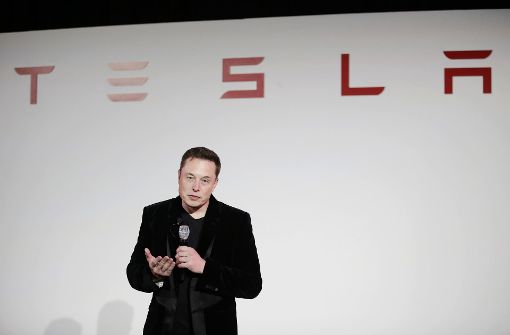 Elon Musk will mit Tesla bis 2018 eine halbe Million Fahrzeuge pro Jahr fertigen. Foto: AP