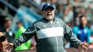 Diego Maradona muss operiert werden. (Archivbild) Foto: dpa/Gustavo Ortiz