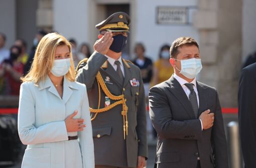 Wolodymyr Selenskyj mit seiner Frau Olena Selenska bei einem Besuch in Wien 2020. Foto: imago images//SKATA