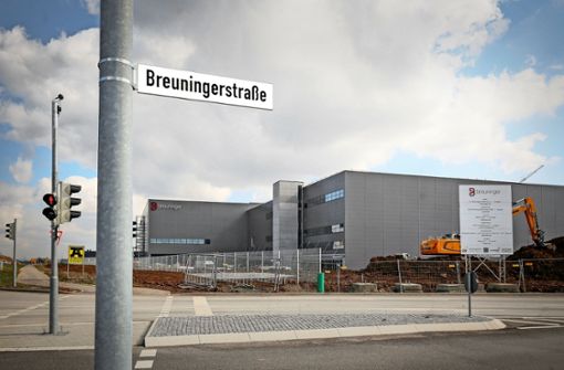 Das Warenlager,  in das die Firma  150 Millionen Euro investiert, schlägt sich auch  in der Sachsenheimer Straßennamens-Landschaft nieder. Foto: factum/Granville