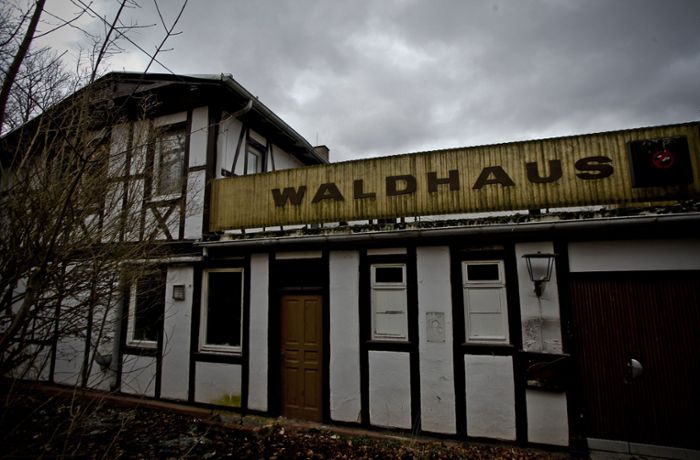 Lost Place in Stuttgart: Waldhaus am Hasenberg –  Tristesse hinter Gittern