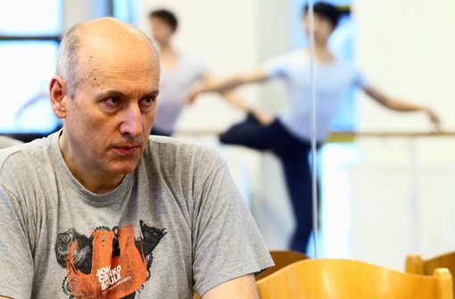 „Tänzer jammern nicht“, sagt der Ballettschul-Direktor Tadeusz Matacz. Gründe zu klagen gäbe es allerdings genug. Foto:  