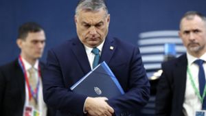 Ungarns Premier Viktor Orbán gibt wohl klein bei und zieht sein Veto zurück. Foto: dpa/Ludovic Marin