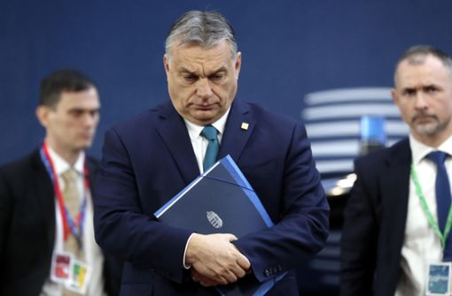 Ungarns Premier Viktor Orbán gibt wohl klein bei und zieht sein Veto zurück. Foto: dpa/Ludovic Marin
