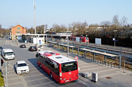 Der Umstieg vom Bus in die S-Bahn klappt am Freiberger Bahnhof nicht immer. Foto: Werner Kuhnle