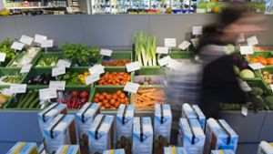 Eine volle Gemüsetheke im Supermarkt: Reichlich Zutaten für einen vegetarischen Speiseplan findet man mittlerweile überall. Foto: dapd/Clemens Bilan
