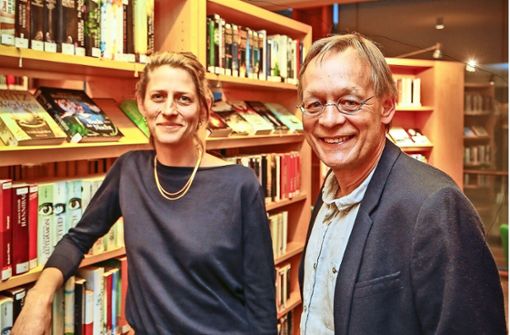 Walle Sayer hat den Gerlinger Lyrikpreis 2018 erhalten. Anne Nimmesgern wurde mit dessen Förderpreis ausgezeichnet. Foto: factum/Granville
