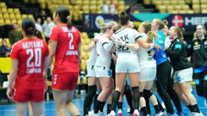 Die deutschen Handball-Damen sind erfolgreich in die WM gestartet. Foto: AFP/CLAUS FISKER
