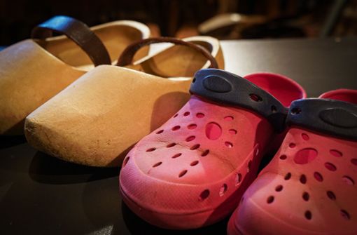 Leichter, bequemer – und aus Plastik: auch bei Schuhen kommt mittlerweile Kunststoff zum Einsatz. Foto: Edgar Layher/Edgar Layher