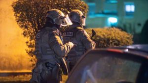 Spezialkräfte der Polizei sind in der Gundelsheimer Straße im Einsatz gewesen. Foto: 7aktuell.de/Simon Adomat