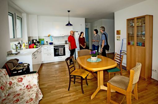 Die gemütliche Wohnküche ist das Zentrum der neuen Wohngemeinschaft. Foto: Ines Rudel