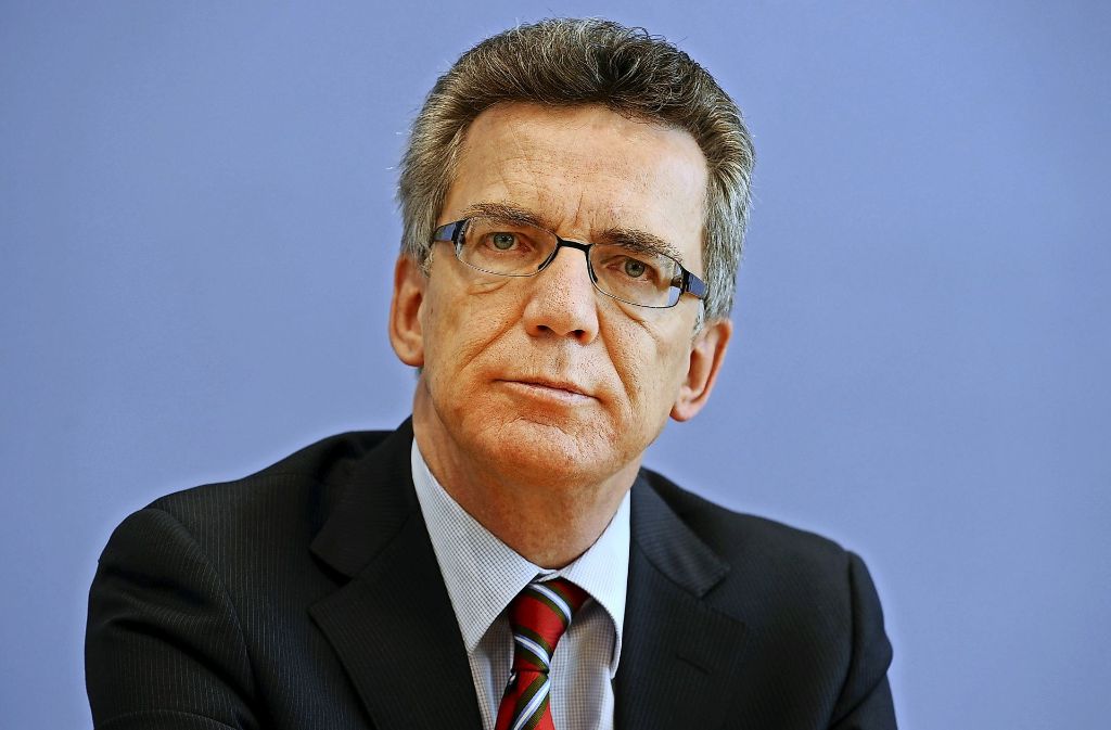 Bundesinnenminister Thomas de Maizière (CDU) sieht sich gleich von mehreren Seiten Fragen nach seiner Mitverantwortung ausgesetzt. Foto: dpa