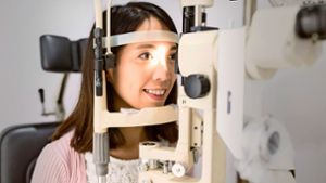 Manche Augenbehandlungen wie die Messung des Augeninnendrucks sind kostenpflichtig. Foto: imago/Panthermedia