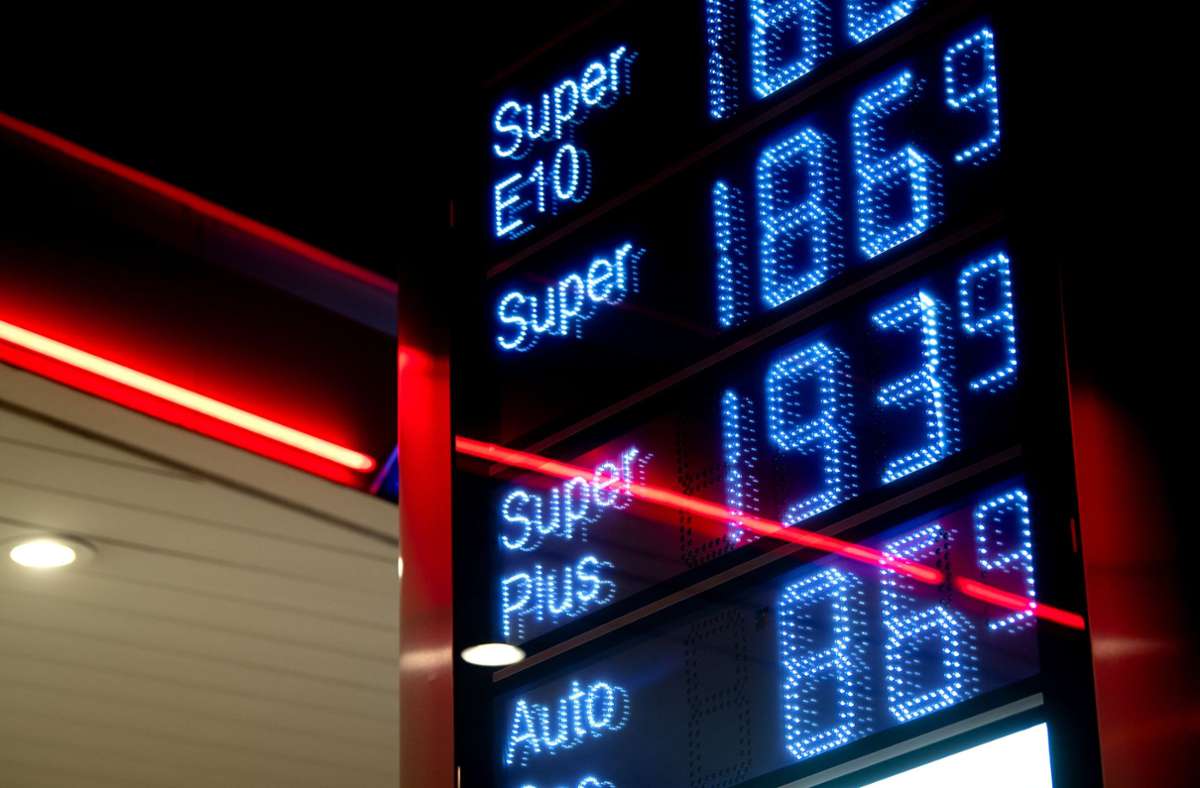 Die Preise für Benzin und Diesel sind zurzeit sehr hoch (Archivbild). Foto: dpa/Sven Hoppe