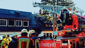 Wohnhaus brennt: 79-Jährige stirbt im Schlafzimmer