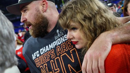 Football-Spieler Travis Kelce und seine Freundin Taylor Swift Foto: AFP/PATRICK SMITH