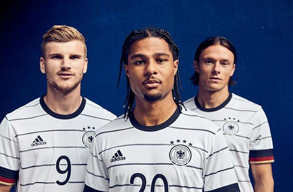 Das Trikot baut auf die Tradition der weißen Deutschland-Shirts auf. Foto: Adidas
