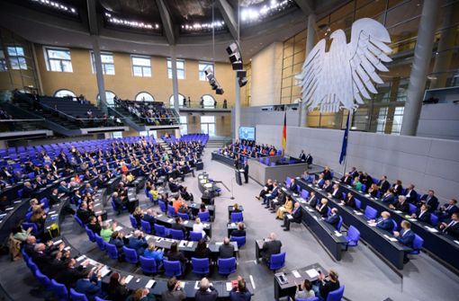 Nach dem Bundestag (Archivbild) hat auch der Bundesrat den Gesetzesänderungen, die am 1. Juli in Kraft treten, zugestimmt. Foto: dpa/Bernd von Jutrczenka