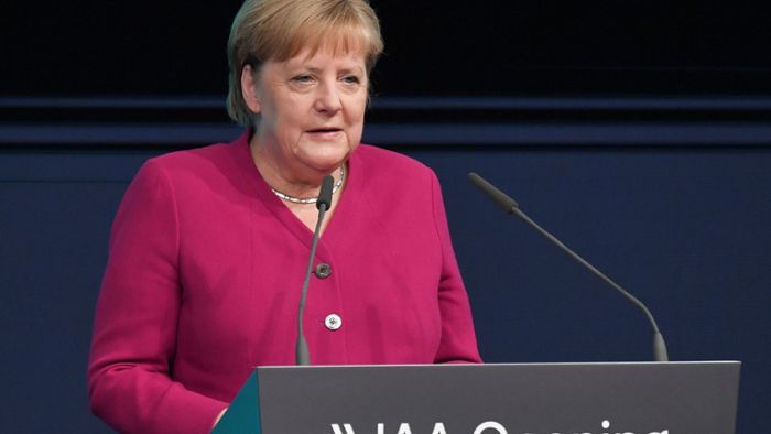 Angela Merkel verspricht Autoindustrie  enge Zusammenarbeit