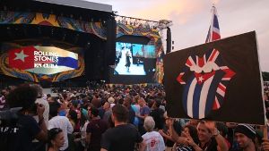 Die Rolling Stones traten zum ersten Mal auf Kuba auf – Tausende Zuschauer pilgerten zu dem kostenlosen Konzert, um die Altrocker live mitzuerleben. Klicken Sie sich durch unsere Bildergalerie, die Eindrücke vom Rockkonzert zeigt. Foto: AP