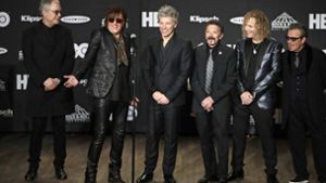 Musiker von Bon Jovi, The Cars, Dire Straits, The Moody Blues sowie Nina Simone sind in der Nacht zum Sonntag in die Ruhmeshalle des Rock & Roll aufgenommen worden. Foto: AP