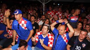 Hoffen und Bangen und schließlich Jubel: Die kroatischen Fans hatten bis zum Sieg ihrer Mannschaft einiges durchzumachen. Foto: Andreas Rosar Fotoagentur-Stuttg