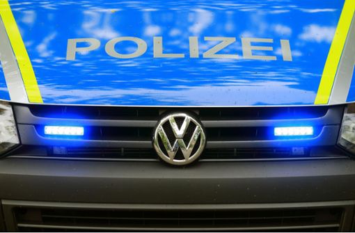Die Polizei ermittelt in dem Todesfall weiter. (Symbolbild) Foto: dpa/Jens Wolf