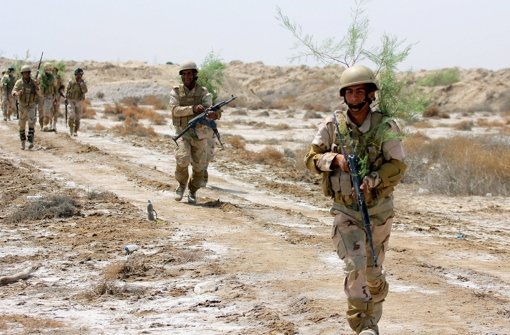 Irakische Regierungstruppen bereiten eine Gegenoffensive vor. Foto: dpa
