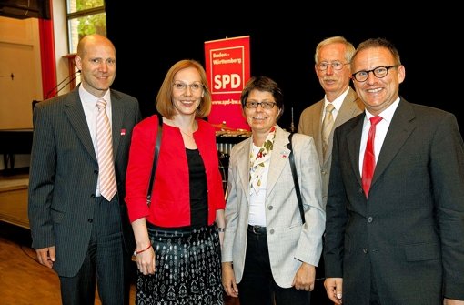 Für die heutige SPD Stuttgart-Süd und Kaltental stehen Politiker wie  Martin Schäfer, Jasmin Bertel, Claudia Eichert, Dieter Blessing und Udo Lutz (von links). Foto: Horst Rudel
