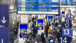 Stuttgarter Hauptbahnhof: 27-Jähriger belästigt und attackiert Reisende