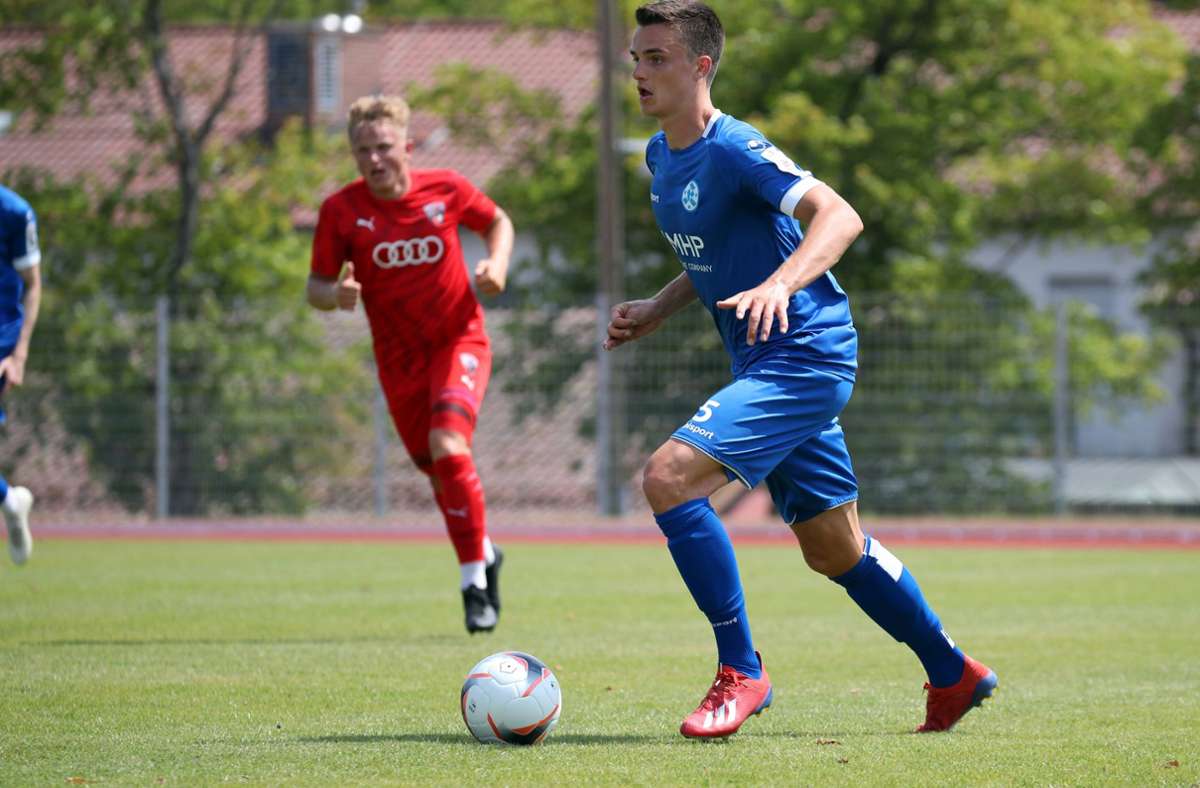 Theo Rieg war verletzungsbedingt nur selten für die Stuttgarter Kickers am Ball – nun hat er entschieden, seine noch junge Karriere zu beenden. Foto: imago /Rudel//