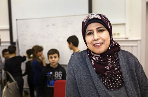 Faten Mustapha bringt Kindern zwischen sechs und zwölf Arabisch bei. Foto: Ines Rudel