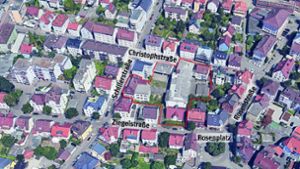 Die Vogelperspektive zeigt die Lage des angepeilten neuen Wohnquartiers auf dem Kreeb-Areal (rot umrandet) in der Nordstadt. Rechts oben sind AOK-Zentrale und NWZ zu erkennen. Foto:  