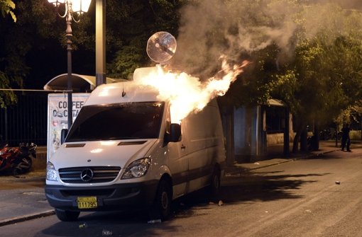 In Athen wurden bei Ausschreitungen Autos in Brand gesteckt. Foto: Getty Images Europe
