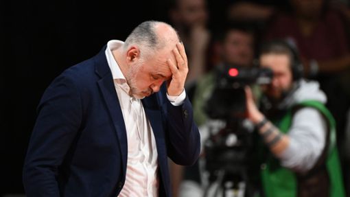 Die Bayern mit Trainer Pablo Lasos kassierten in Istanbul eine deutliche Niederlage. Foto: Angelika Warmuth/dpa