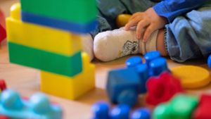 Das Land Baden-Württemberg reagiert mit Abstrichen bei Standards in der Kinderbetreuung auf den Personalmangel in den Einrichtungen (Symbolbild). Foto: dpa/Sebastian Gollnow