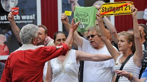 Bei der Eröffnung des Weindorfes im letzten Jahr war es zu Protesten von Stuttgart-21-Gegnern gekommen. (Archivfoto) Foto: www.7aktuell.de