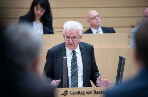 Ministerpräsident Winfried Kretschmann äußert sich zu einem Konzept für verhaltensauffällige Flüchtlinge Foto: dpa/Sebastian Gollnow