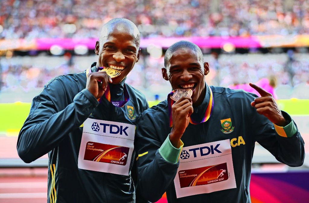 Luvo Manyonga (links): Der Weitspringer aus Südafrika wurde erster afrikanischer Weltmeister in seiner Disziplin. Er ist ehemaliger Junkie und freut sich heute umso mehr über seinen sportlichen Erfolg.