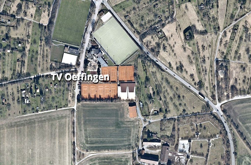 Luftbild vom Sportzentrum auf dem Tennwengert.