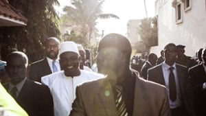 Der gambische Präsident Adama Barrow nach seiner Amtseinführung in Dakar. Foto: AP