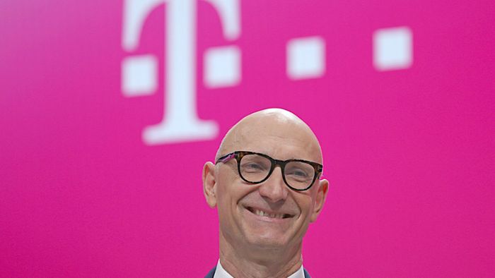 Telekom-Chef Tim  Höttges soll künftig Vorstand kontrollieren