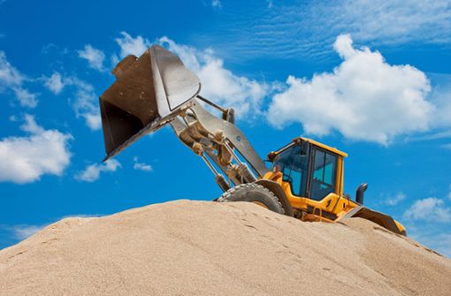 Die  Nachfrage nach dem Baustoff Sand steigt. Foto: Adobe Stock/Yordan Rusev