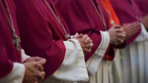 Gutachten zu den Missbrauchsvorwürfen  –  Bischof Heße massiv beschuldigt