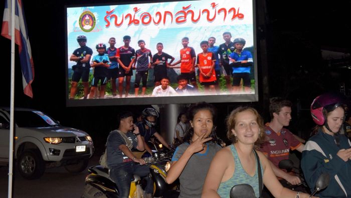 Thais freuen sich über Rettung der Jungen